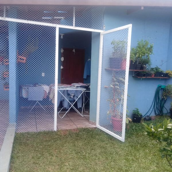 Rede de proteção para gatos em Contorno